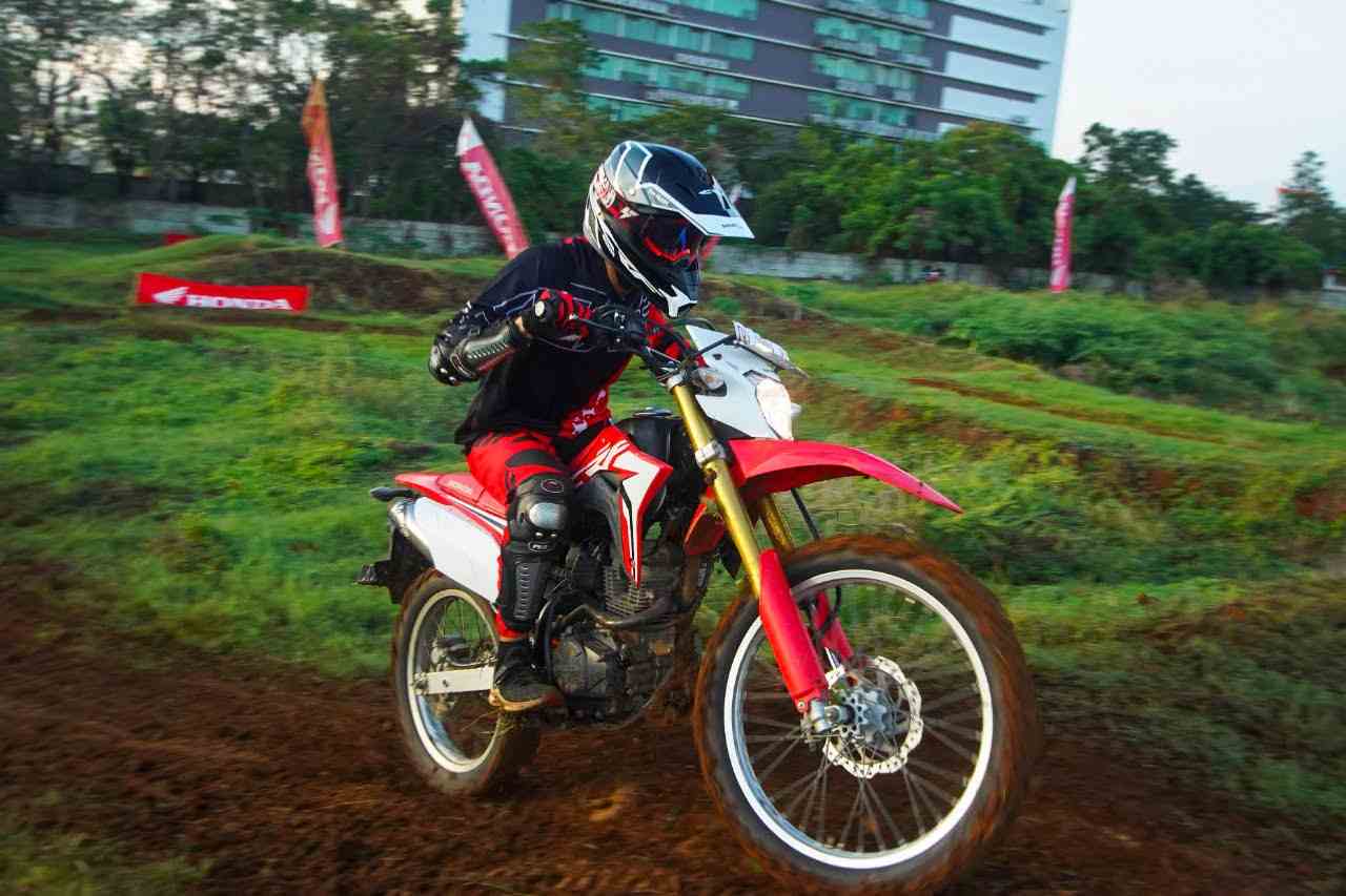 Kolaborasi Honda Bersama Pemkot Makassar Gelar Gasstrack Motocross 2021