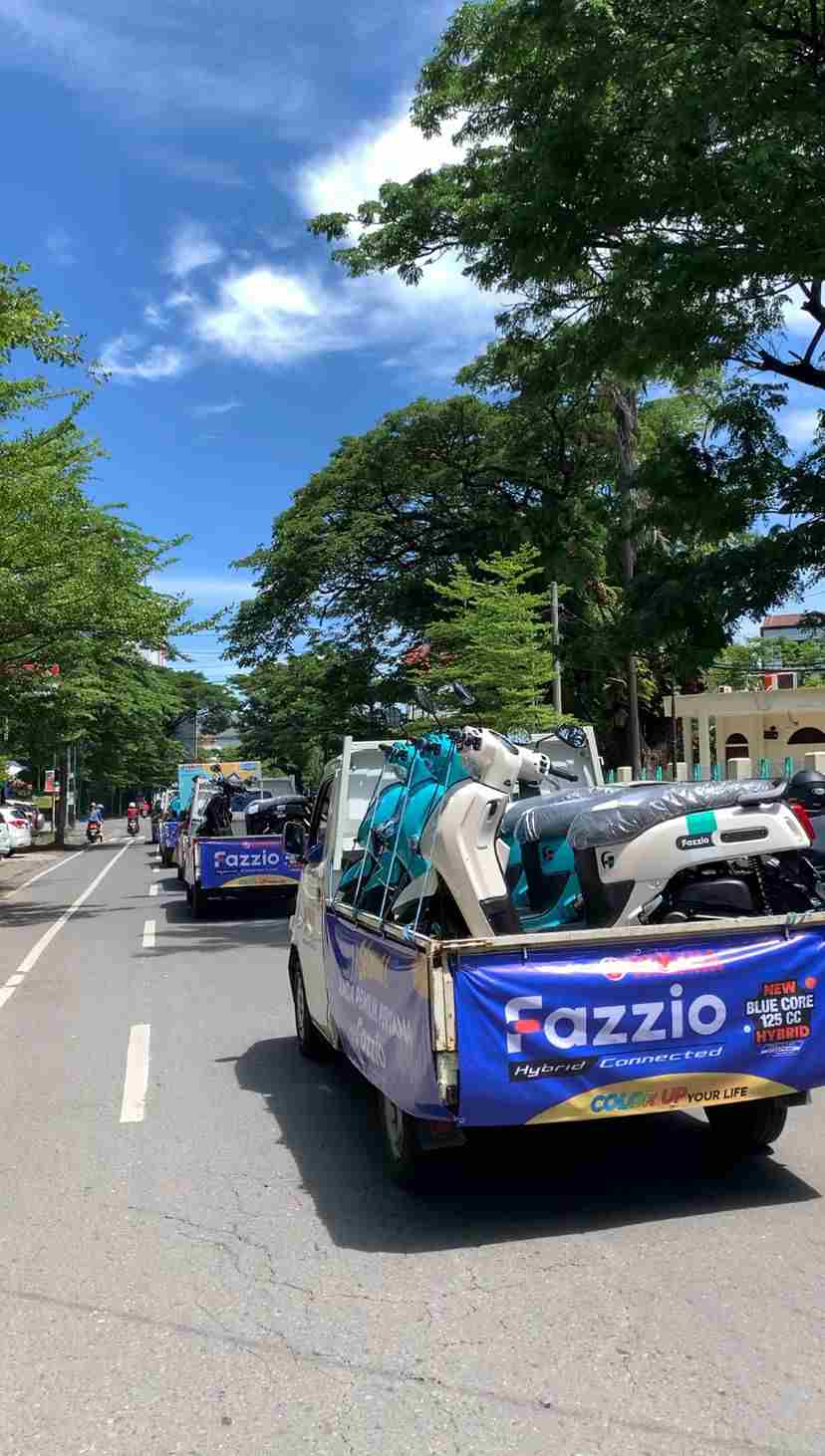 Laris! Yamaha Seremonial Pengantaran 36 Unit Fazzio Pertama di Makassar