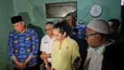 Wali Kota Bekasi Tri Adhianto Bersama Jajaran Saat Berkunjung Langsung ke Rumah Ratih